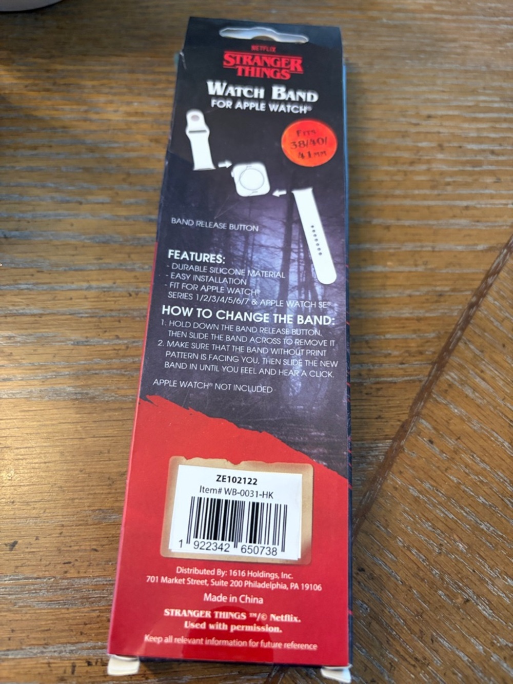 Stranger Things Apple Watch Band Hawkins 1986 White 38/40/41mm NWT - Picture 2 of 2